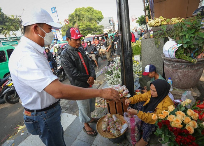 Pantau Persiapan Idulfitri, Ema Pastikan Situasi Kota Bandung Kondusif