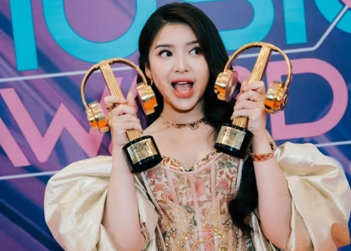 Terima Penghargaan, Penampilan Tiara Andini Pukau Indonesian Music Awards 2024