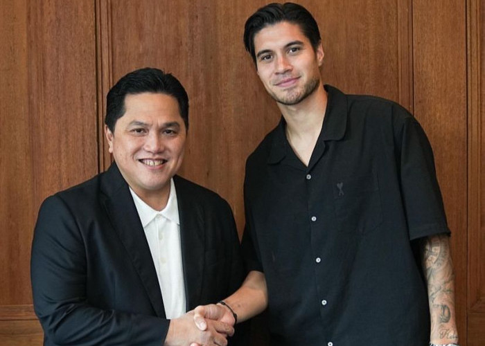 Kevin Diks Jabat Tangan dengan Ketum PSSI Erick Thohir: Selamat Bergabung di Timnas Indonesia 