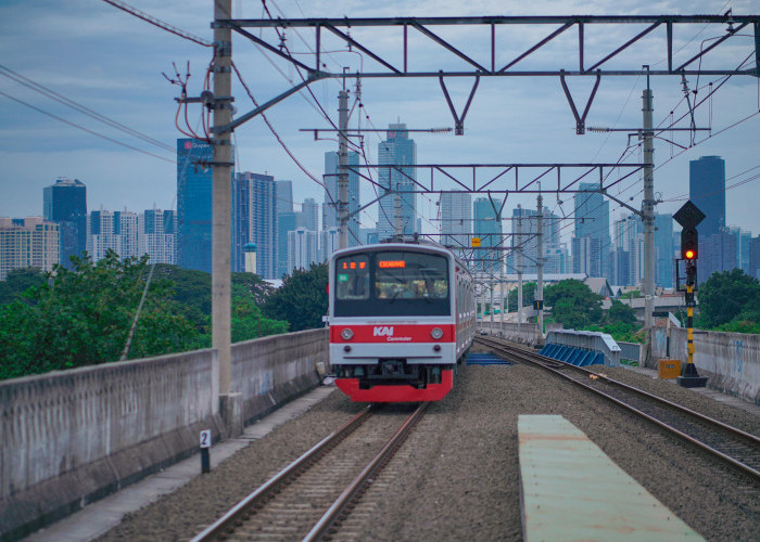 Naik KRL Cuma Rp1 Spesial Momen Pelantikan Prabowo-Gibran 20 Oktober 2024 