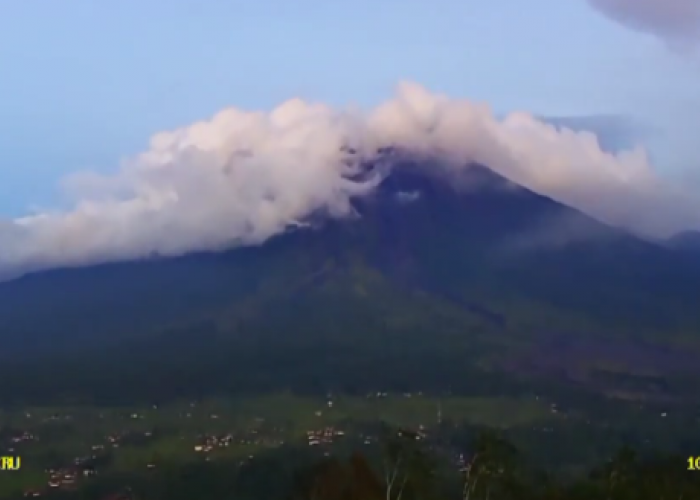 Aktivitas Gunung Semeru Status WASPADA! Meletus 97 kali Dalam Sepekan