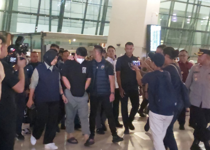 Ditangkap Bareskrim di Filipina, 1 WNI Buron Situs Judol W88 Tiba di Bandara Soetta 