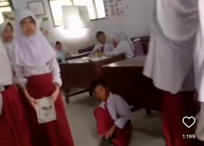 Viral! Siswa SD di Medan Disuruh Guru Duduk di Lantai saat Jam Pelajaran Gegara Nunggak SPP