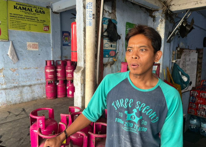 Kesedihan Pedagang Kecil; 3 Hari Tak Dapat LPG 3 Kg, Taufik Terancam Tak Bisa Jualan Cireng