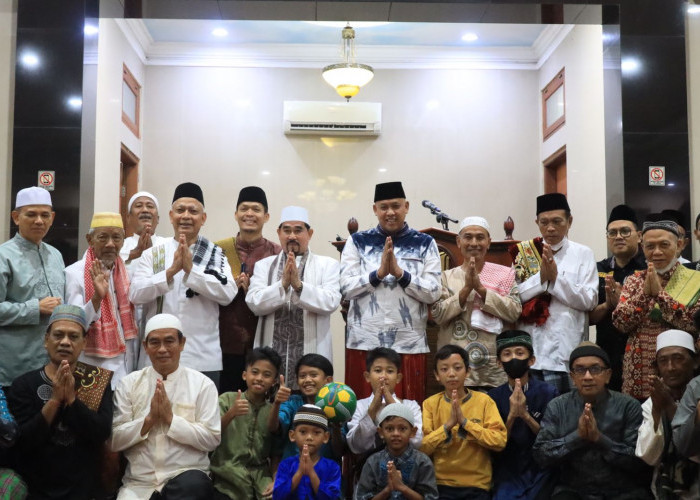 Tarawih Keliling, Plt. Wali Kota Bekasi : Tumbuhkan Ilmu Agama Sedari Dini