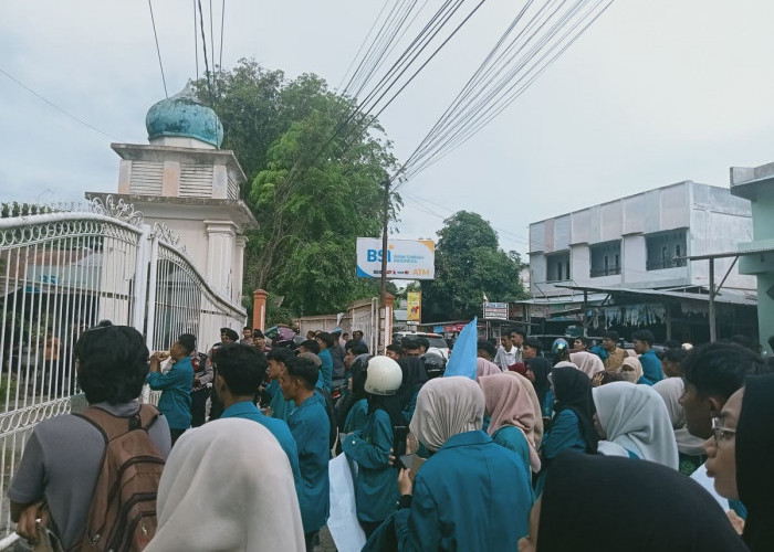 Mahasiswa Abulyatama Gelar Unjuk Rasa, Usir Para Preman di Kampus Unaya