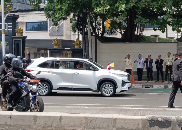 Tiba di Jakarta, Paus Fransiskus Diantar ke Kedubes Vatikan Gunakan Toyota Innova Zenix