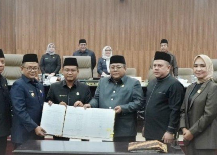 DPRD Kota Bekasi dan Pj Wali Kota Gani Muhamad Sepakati APBD Tahun 2025 Sebesar Rp 6,6 Triliun