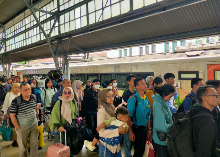 Buruan Pesan! Tiket KA Keberangkatan Gambir dan Pasar Senen Jelang Libur Nataru Sisa 57 Persen