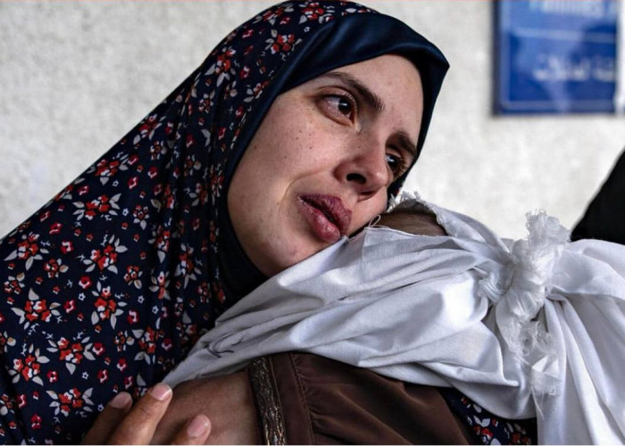 Penantian 10 Tahun Kandas, Seorang Ibu di Gaza Kehilangan Bayi Kembarnya Akibat Serangan Israel