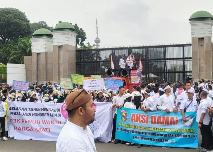 1.394 Personel Polri Amankan Aksi Demo Tenaga Honorer di DPR