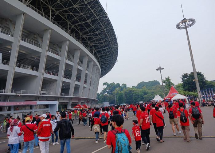 5 Jam Sebelum Kick Off, Ribuan Suporter Mulai Padati Area GBK