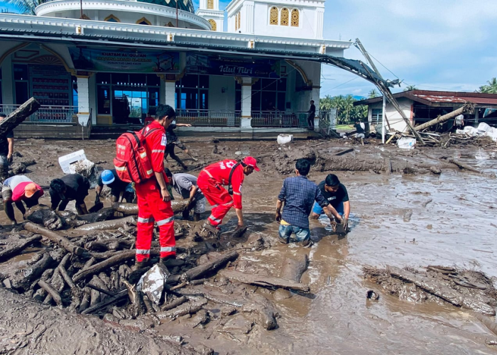 Korban Banjir Bandang di Sumbar 47 Meninggal, Polri Buka Jalur Penghubung Padang-Bukittinggi