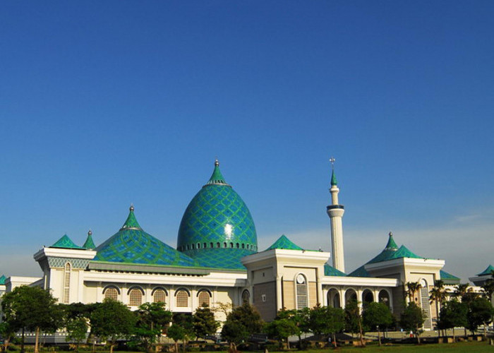 Fakta Menarik Masjid Al-Akbar Surabaya, Arsitektur dan Makna Spiritualnya