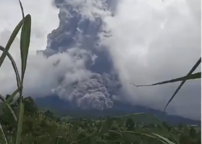 10 Kecamatan Terdampak Abu Vulkanik Gunung Marapi, Pemkot Bukittinggi Imbau Warga Tidak Keluar Rumah