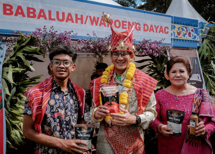 Menparekraf Apresiasi Festival Bunga dan Buah Tanah Karo Masuk Karisma Event Nusantara 2024