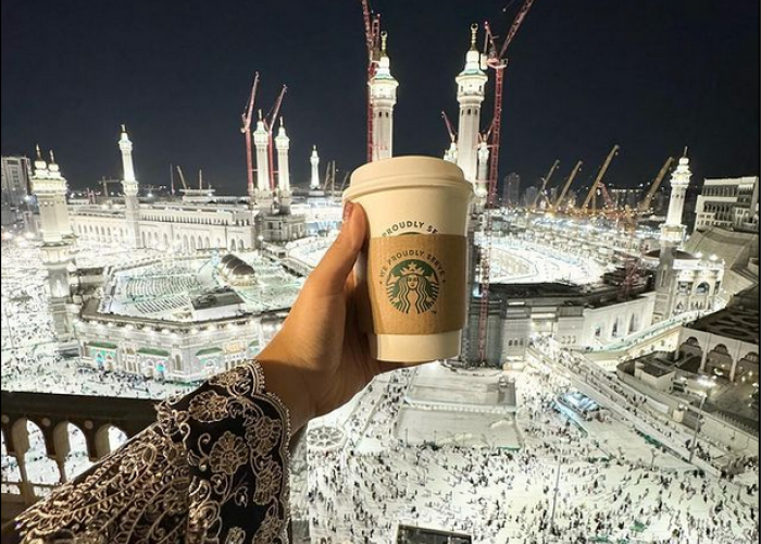 Wakil Ketua DPRD Jakarta Unggah Foto Starbuck di Mekkah, Netizen: Ini Anggota Dewan? Sombong Sekali