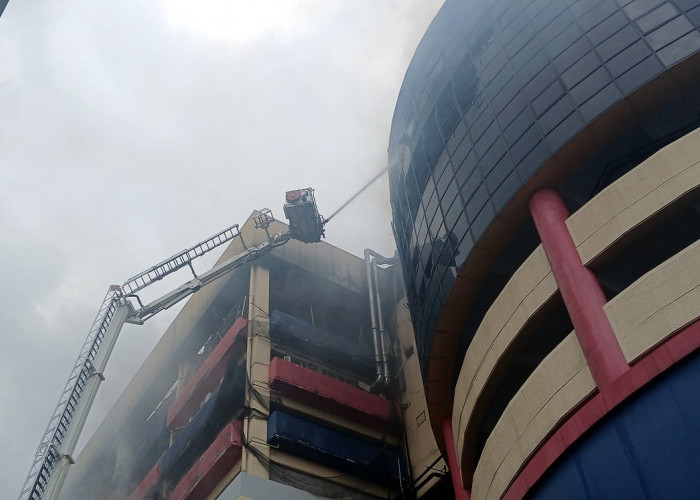 Kebakaran Glodok Plaza, 7 Orang Dilaporkan Hilang