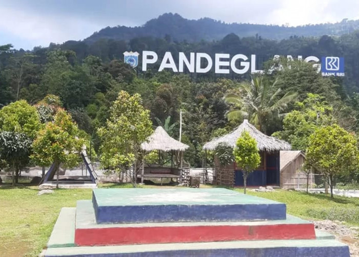 Saung Biru Gunung Karang Pandeglang, Wisata Instagramable di Banten yang Wajib Kamu Datangi