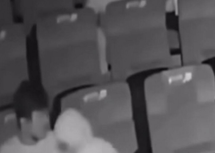 VIRAL! Sejoli Ini Terekam CCTV Lakukan Tindakan Asusila saat Nonton Film di Dalam Bioskop