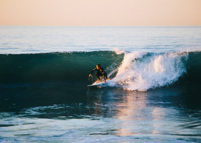 Catat Tanggalnya, Kejuaraan Surfing Dunia Digelar Kembali di Pesisir Barat Lampung 