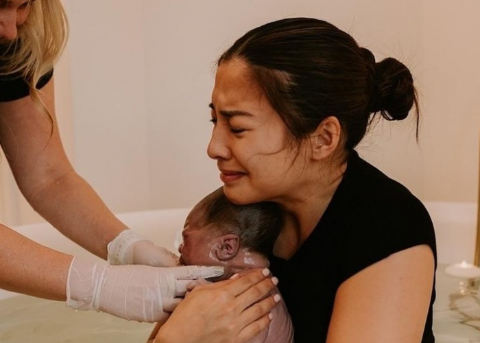 Nikita Willy Lahirkan Anak Kedua dengan Metode Water Birth yang Dilarang di Indonesia, Ini Penjelasan Dokter 