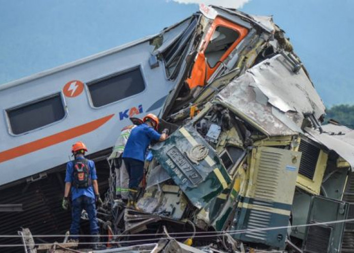 Fakta-Fakta Kecelakaan Adu Banteng KA Turangga dengan Kereta Lokal Baraya di Bandung