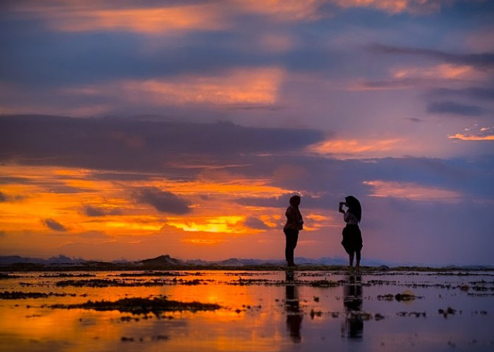 Top 5 rekomendasi tempat wisata Pantai Lampung dengan keindahan matahari terbenamnya