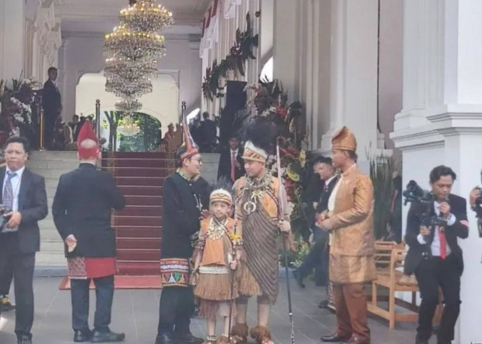 Curi Perhatian di Istana Merdeka, Gibran Rakabuming dan Jan Ethes Kenakan Pakaian Adat Papua